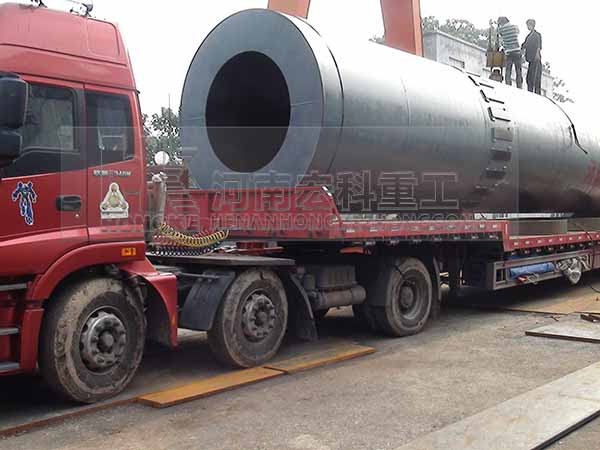 發(fā)往山東的陶粒砂回轉(zhuǎn)窯設備發(fā)貨實拍現(xiàn)場