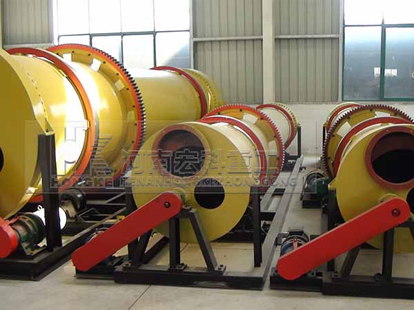 采取牛糞烘干機(jī)做原料生產(chǎn)有機(jī)肥成本小，質(zhì)量穩(wěn)定